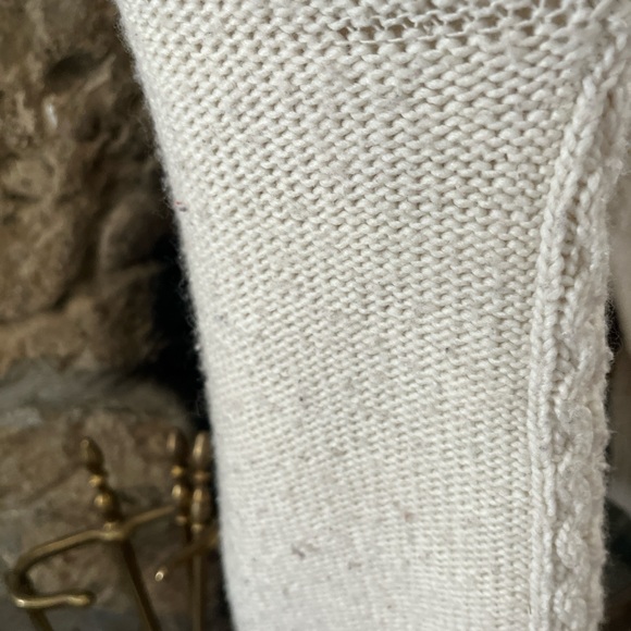 Very comfy, but well loved sweater - Picture 3 of 5